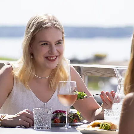 Mathildan Marina Hotel *