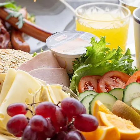 Mathildan Marina Hotel